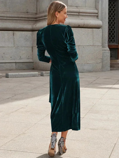 Robe midi femme cache-cœur en coton, manches bouffantes et détails noués, parfaite pour un look élégant et décontracté.