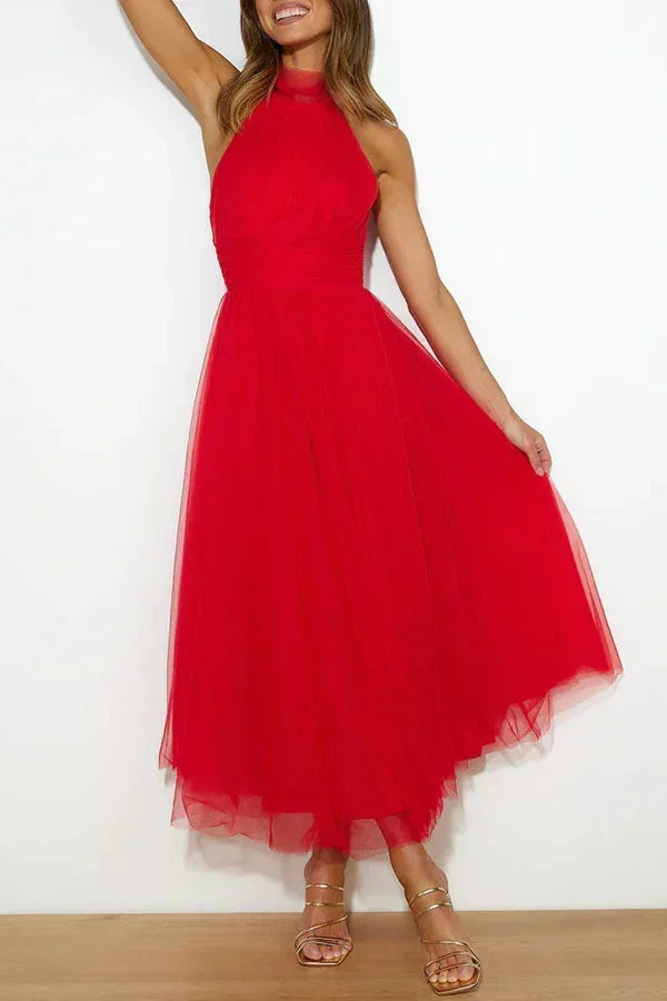 Robe midi femme en tulle plissé avec col haut et ceinture, parfaite pour une élégance décontractée et un confort optimal.