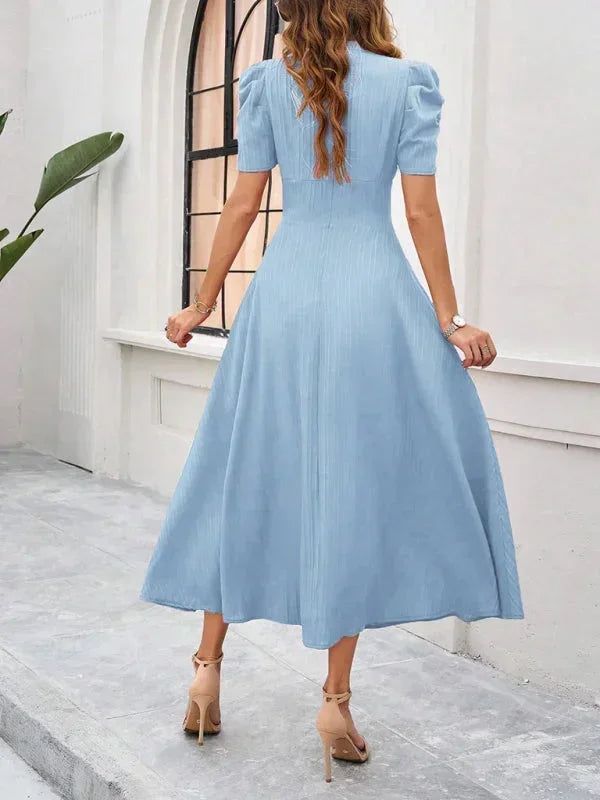Robe midi femme en coton, col V, manches bouffantes, style décontracté, parfaite pour les journées d'été.
