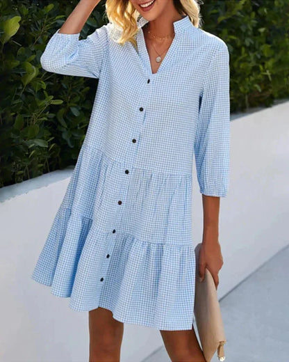 Robe midi vichy à boutons, col classique, manches 3/4 évasées, en coton léger pour le printemps et l'été.