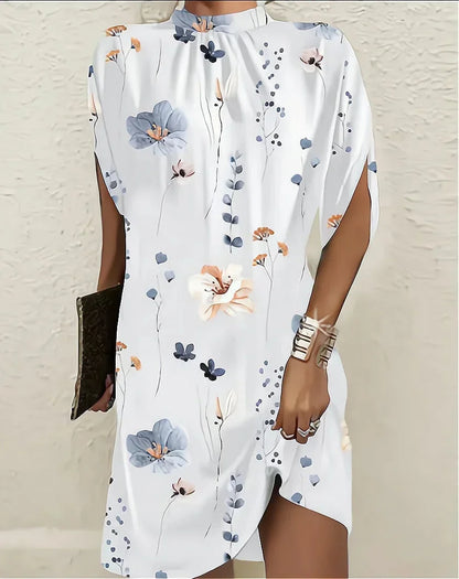 Robe courte en tissu léger, manches chauve-souris et col plissé, idéale pour les soirées, disponible en plusieurs couleurs.