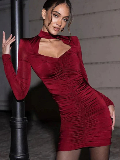 Abito Corto Donna in Velluto Scollo Sagomato Elegante - Vesarelli