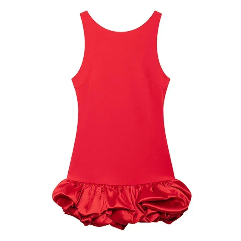 Robe courte volantée sans manches en coton léger, disponible en plusieurs couleurs, idéale pour les journées d'été…