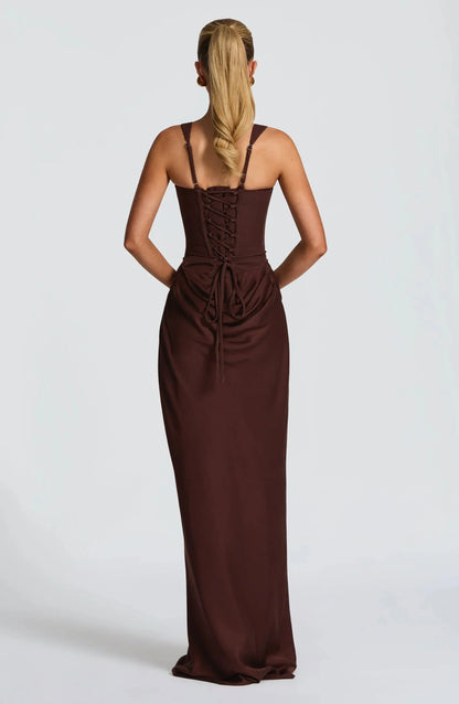 Robe moulante femme dos nu en coton stretch, avec une coupe ajustée et une finition élégante pour un look chic.