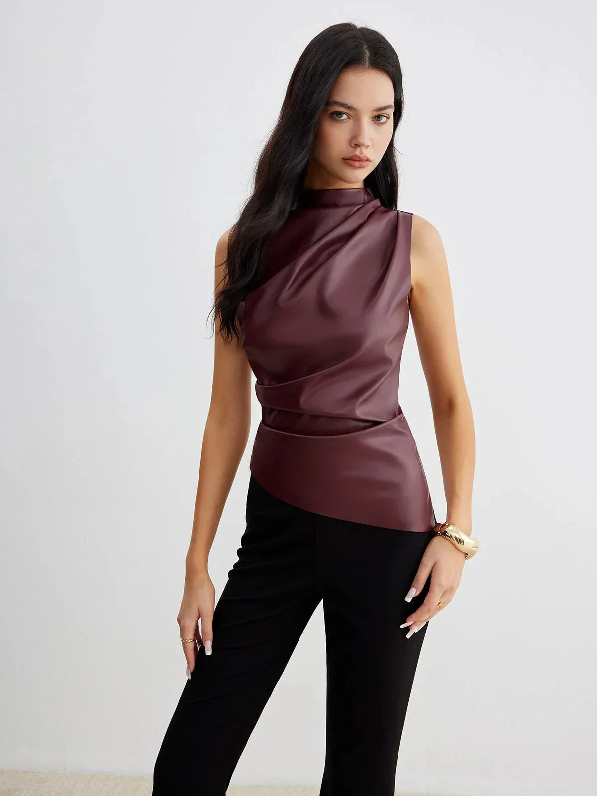 Top sans manches en satin, col froncé, couleur unie, idéal pour un look élégant et sophistiqué au quotidien.