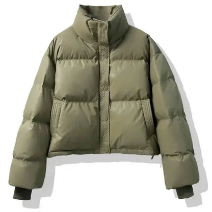 Doudoune courte d'hiver verte pour femme, avec fermeture éclair et poches pratiques.