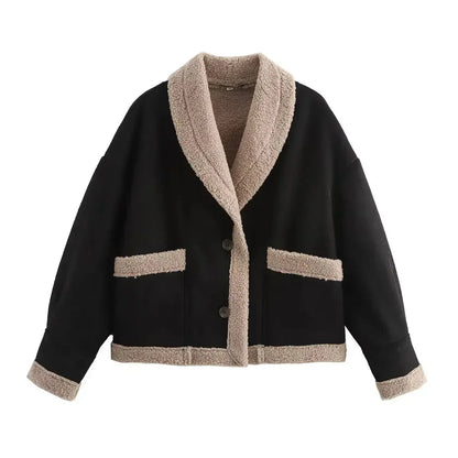 Veste d'hiver femme en imitation suède verte, avec doublure chaude et coupe classique, adaptée pour les jours froids.